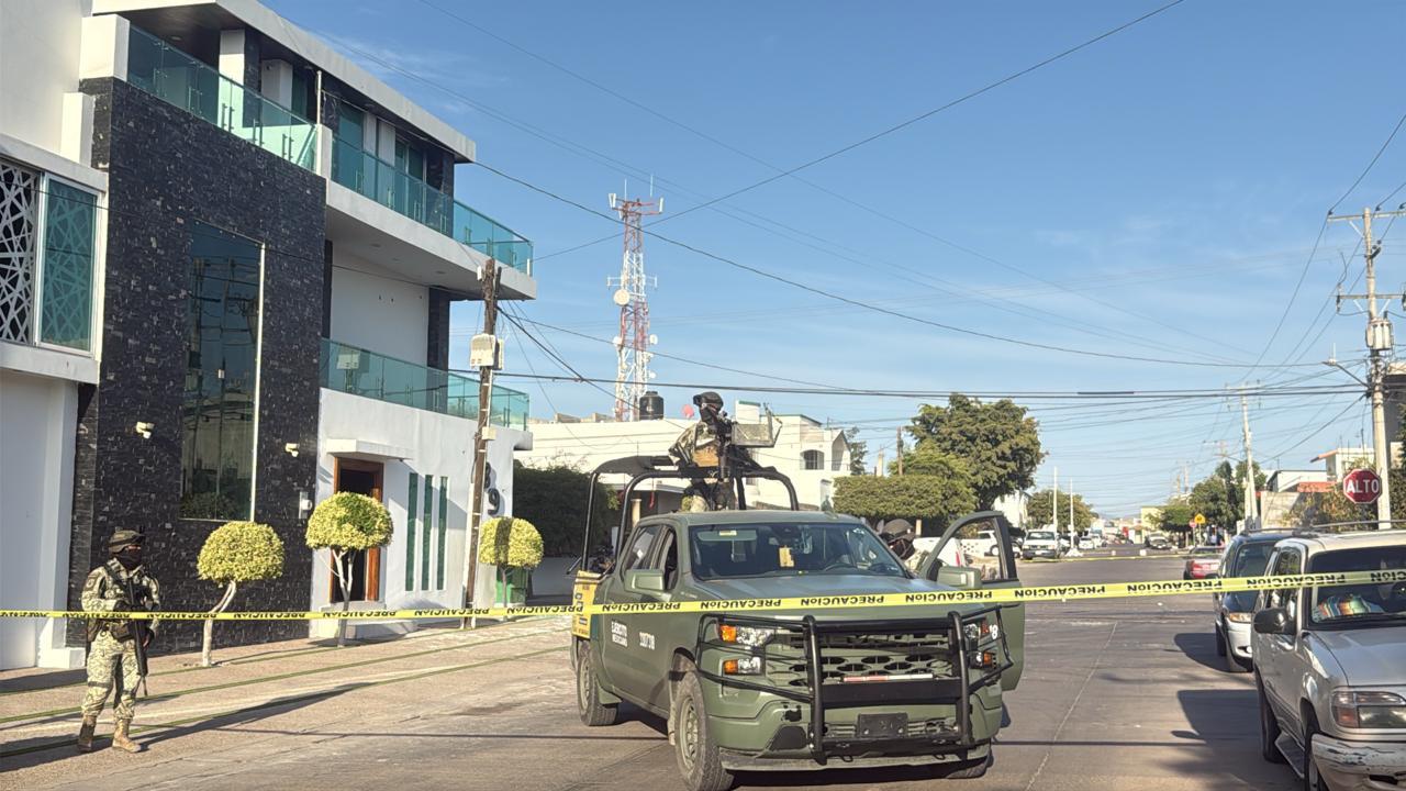 $!Atacan a balazos vivienda de lujo en la colonia Salvador Alvarado, en Culiacán