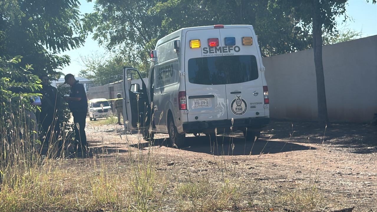 $!Localizan a un hombre sin vida envuelto en cobijas en Villa Fontana, en Culiacán