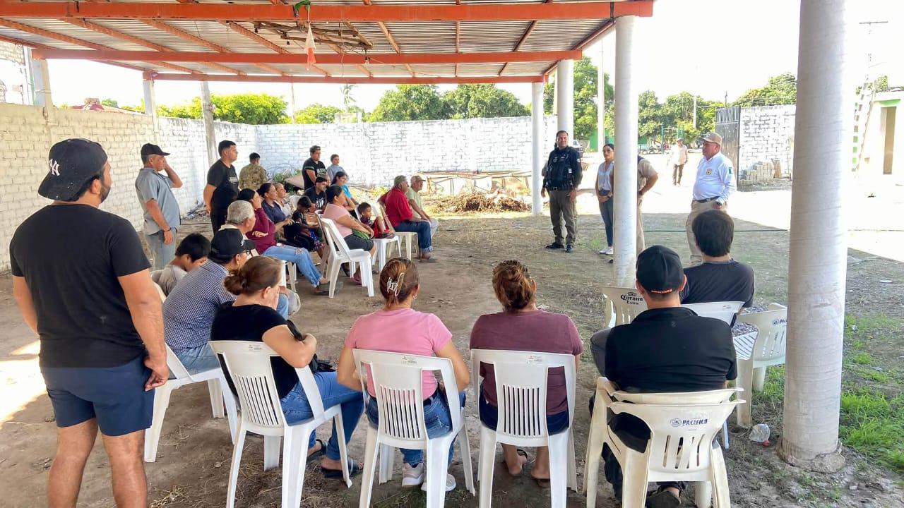 $!Secretaría de Marina y Gobierno de Rosario llevan información preventiva a población por ‘Simon’