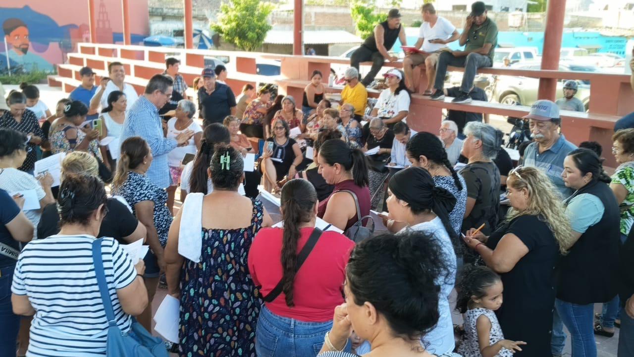 $!Usuarios de CFE en Rosario recopilan más de 200 peticiones para ampararse ante Profeco