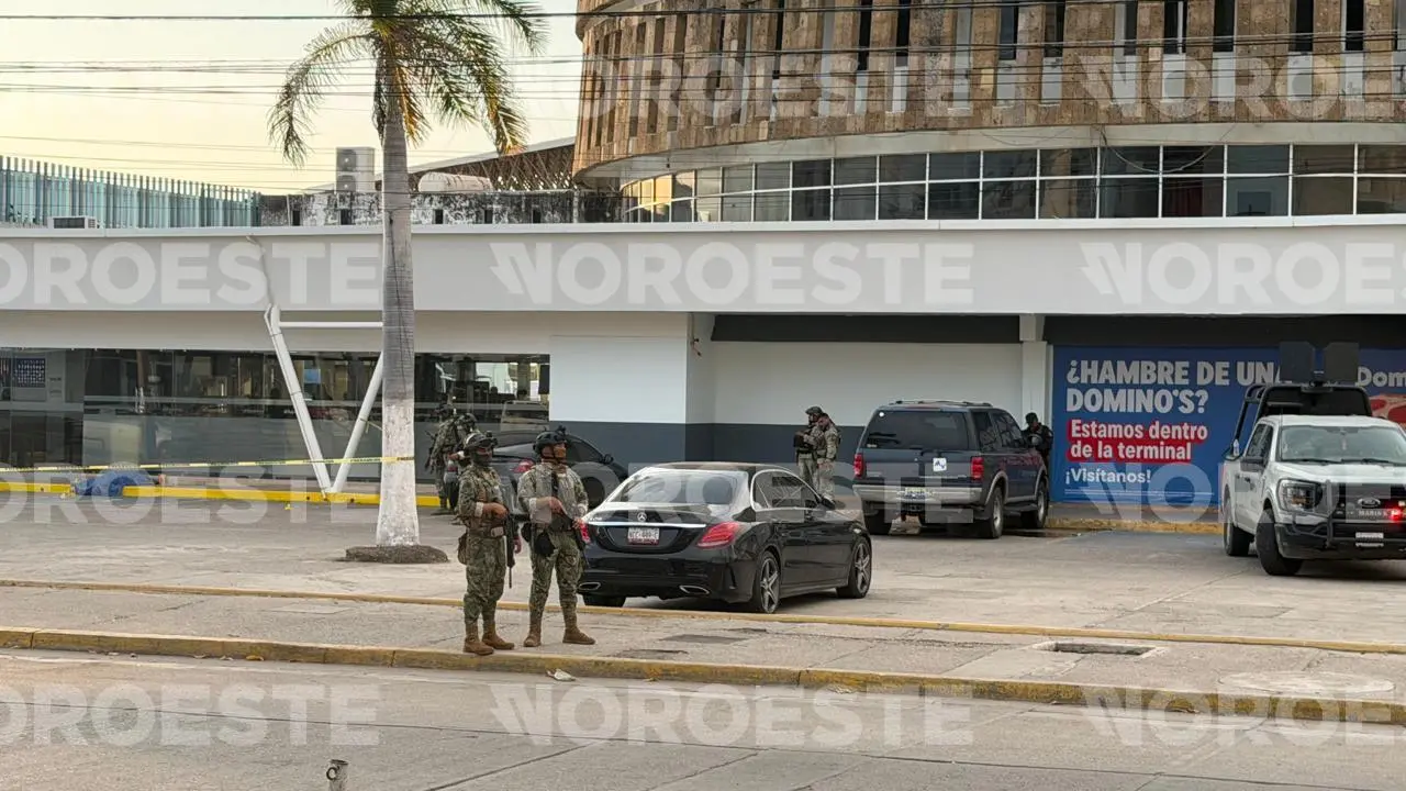 $!Ataque armado en la Central de Autobuses de Mazatlán deja un muerto y un herido