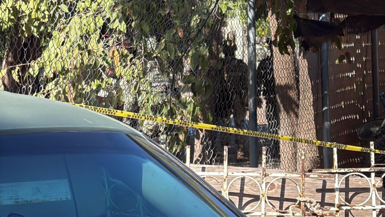 $!Asesinan a una pareja a balazos frente a un arroyo de la colonia 5 de Febrero, en Culiacán