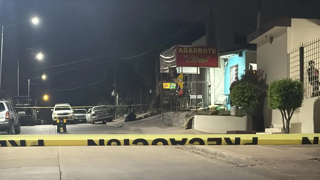 $!Asesinan a balazos a un hombre en abarrote de la Colonia Nuevo México, en Culiacán