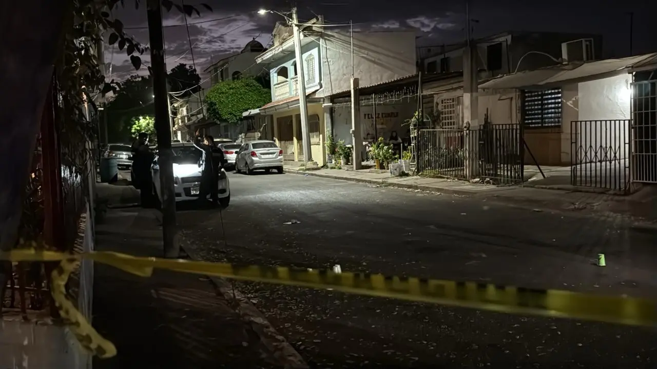 $!Balean una vivienda en Infonavit Humaya, en Culiacán: había familia en su interior y una fiesta de cumpleaños