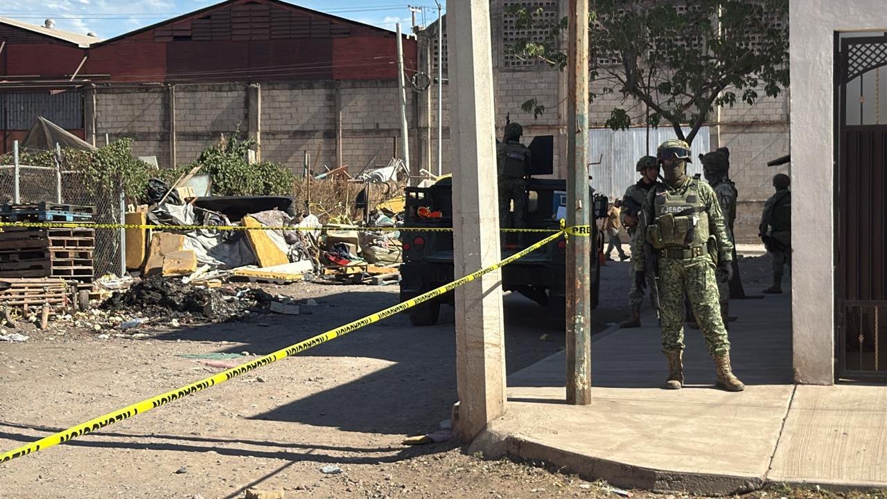 $!Asesinan a un hombre y una mujer a espaldas del Mercado de Abastos, en Culiacán
