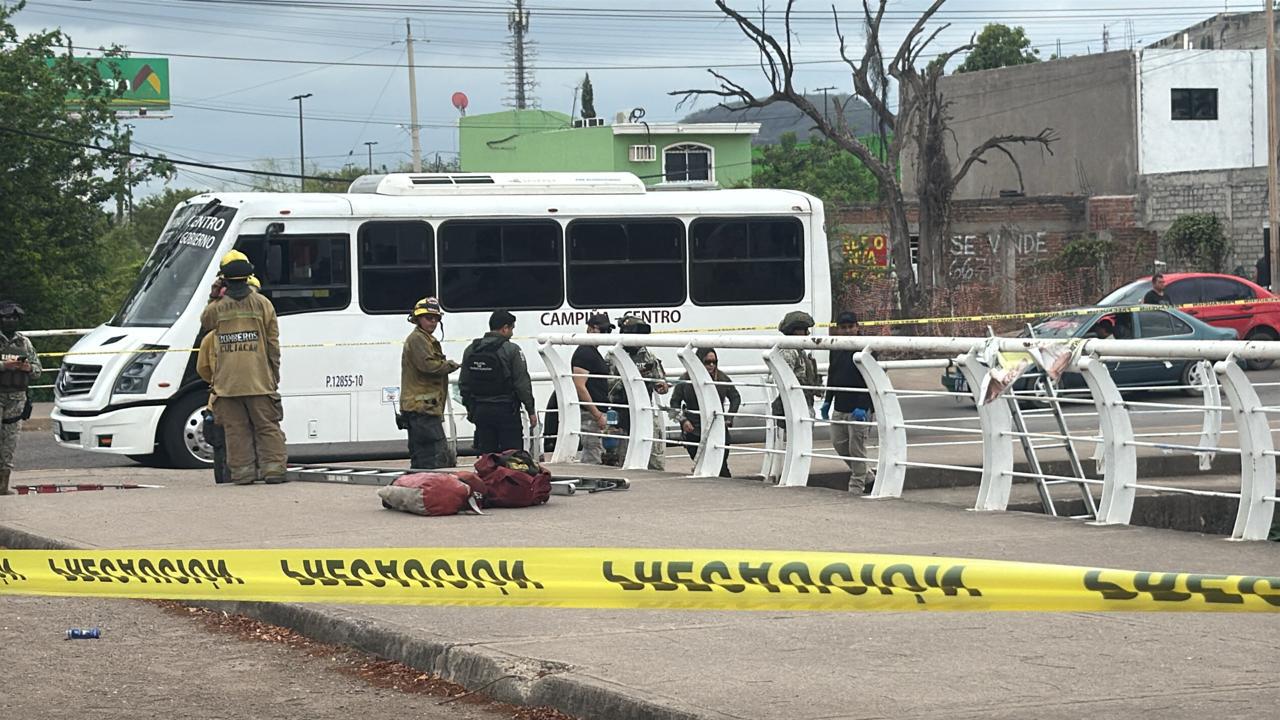 $!Localizan a hombre sin vida dentro de canal pluvial en Culiacán