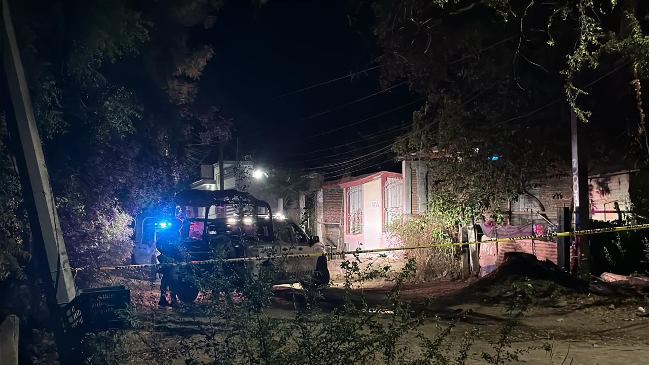 $!Arriba en vehículo particular a un hospital tras ser herido de bala en la colonia Rosario Uzárraga, en Culiacán