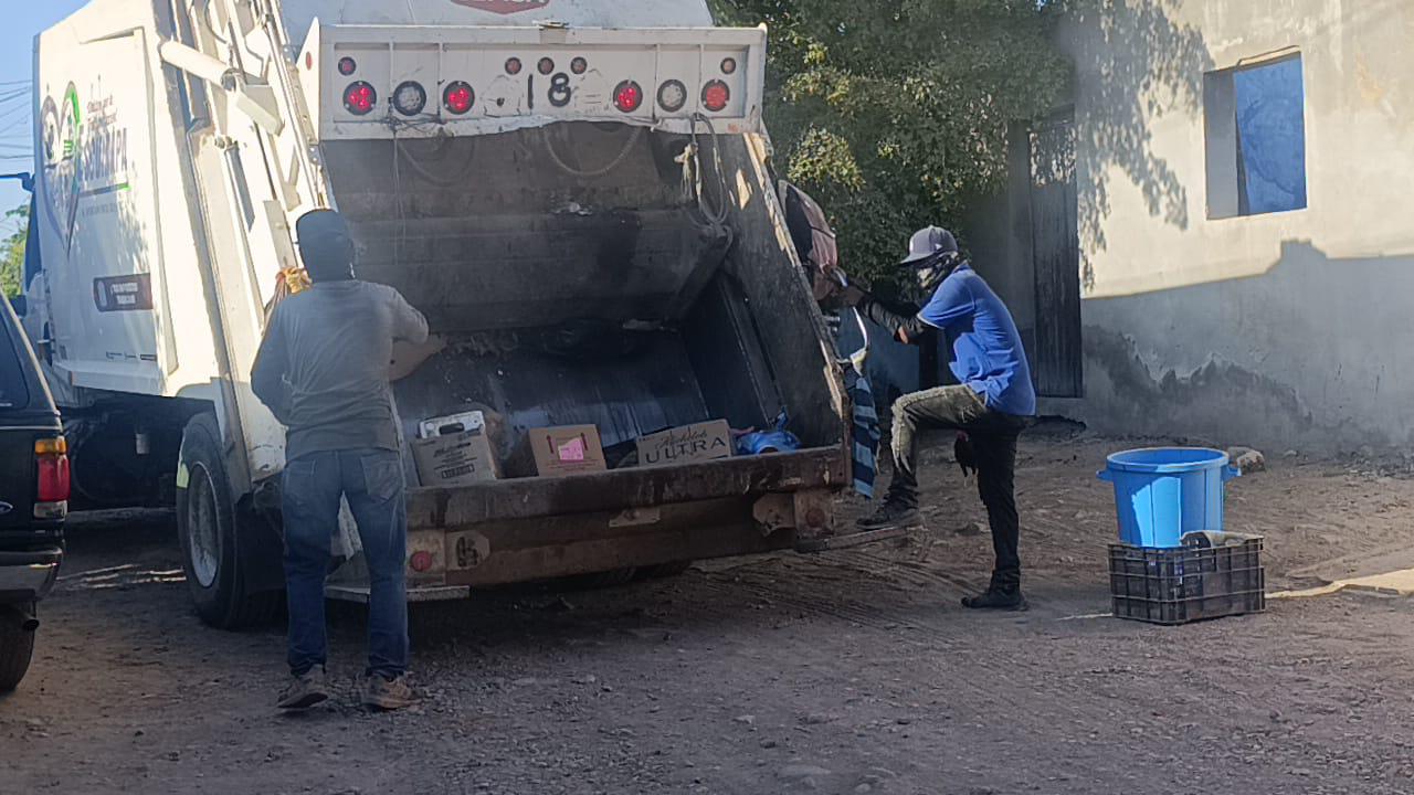 $!Pese a desperfectos, trabajadores de recolección de Escuinapa reciben sus ‘porras’