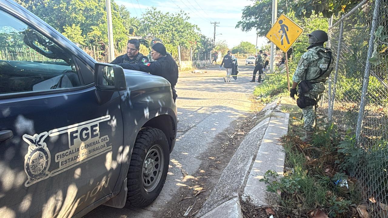 $!Hallan a hombre asesinado con arma blanca en la entrada a Los Arredondo, en Navolato