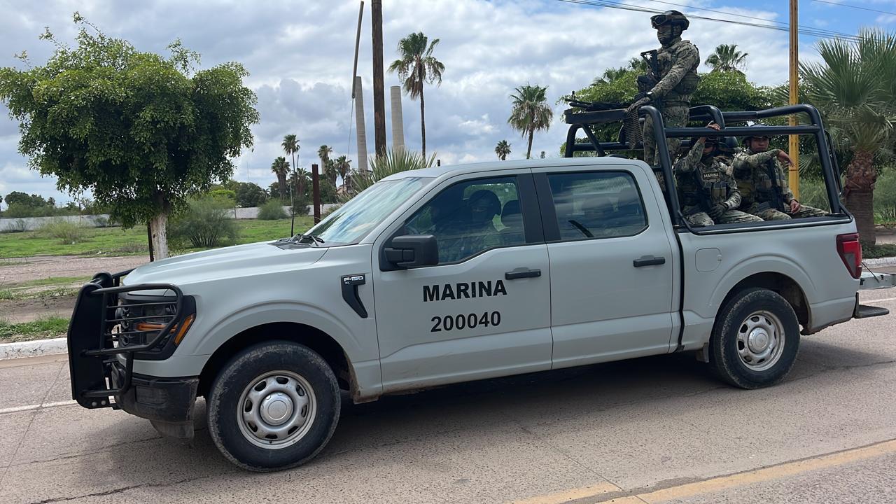 $!Resguardan la FGR en Los Mochis tras detención de dos hombres en Guamúchil