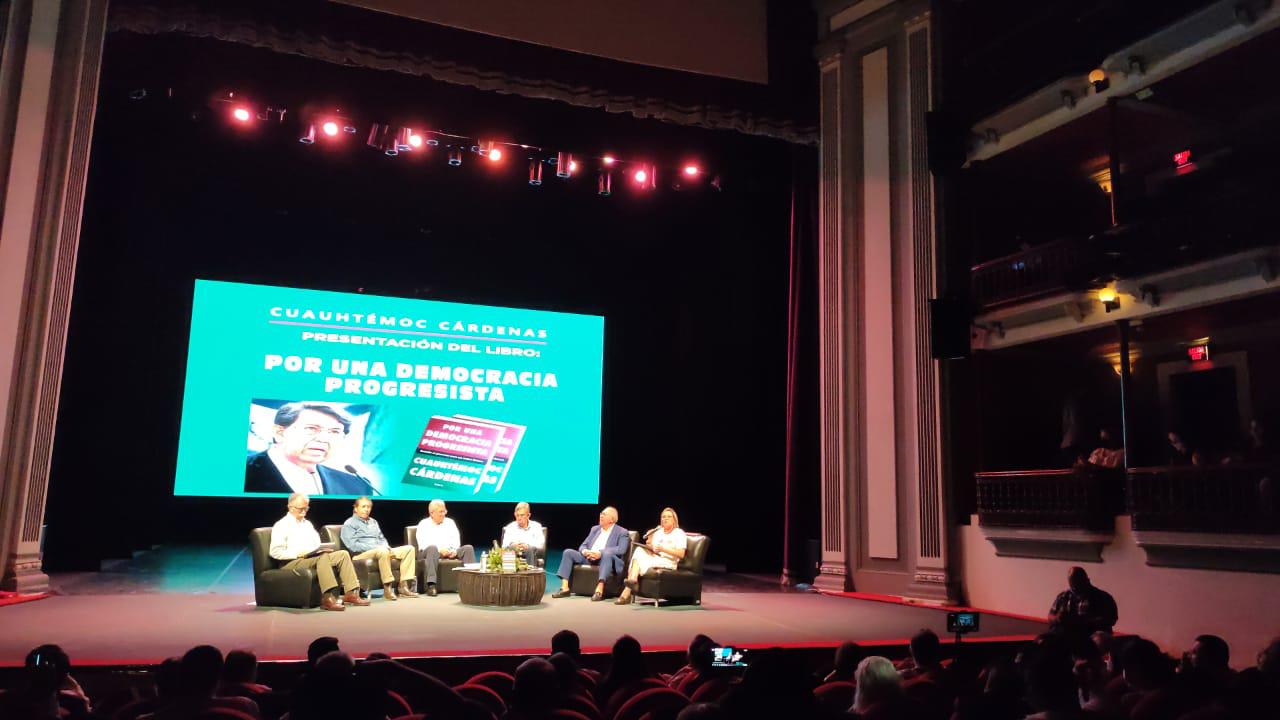 $!Cuauhtémoc Cárdenas llama a debate nacional para resolver los principales problemas del País