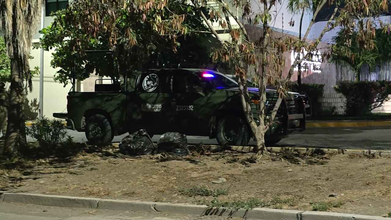 $!Persecución termina con vehículo asegurado en privada de Country del Río, en Culiacán