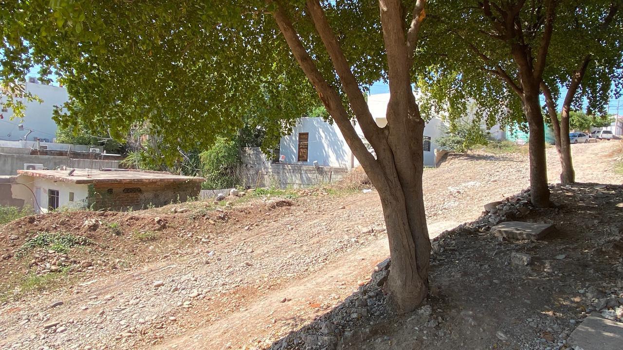 $!Tras dos años sin respuesta, vecinos de la colonia Huizaches, en Culiacán, continúan exigiendo pavimentación de calle