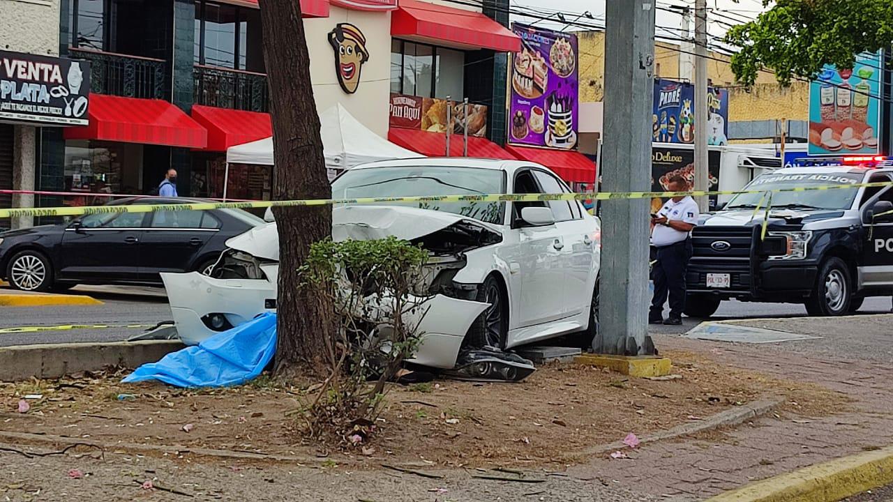 $!En Mazatlán mujer pierde la vida al ser atropellada por auto de lujo