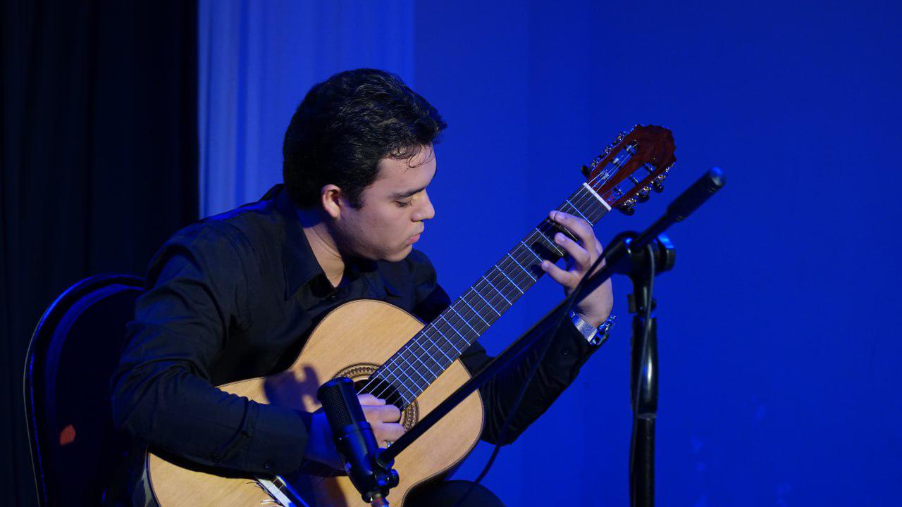 $!Egresan seis músicos del CMA