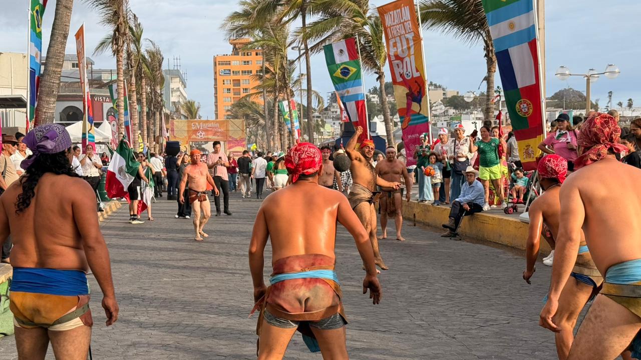 $!Celebran en Mazatlán la ‘Fiesta del Futbol’ con música, gastronomía y tradición