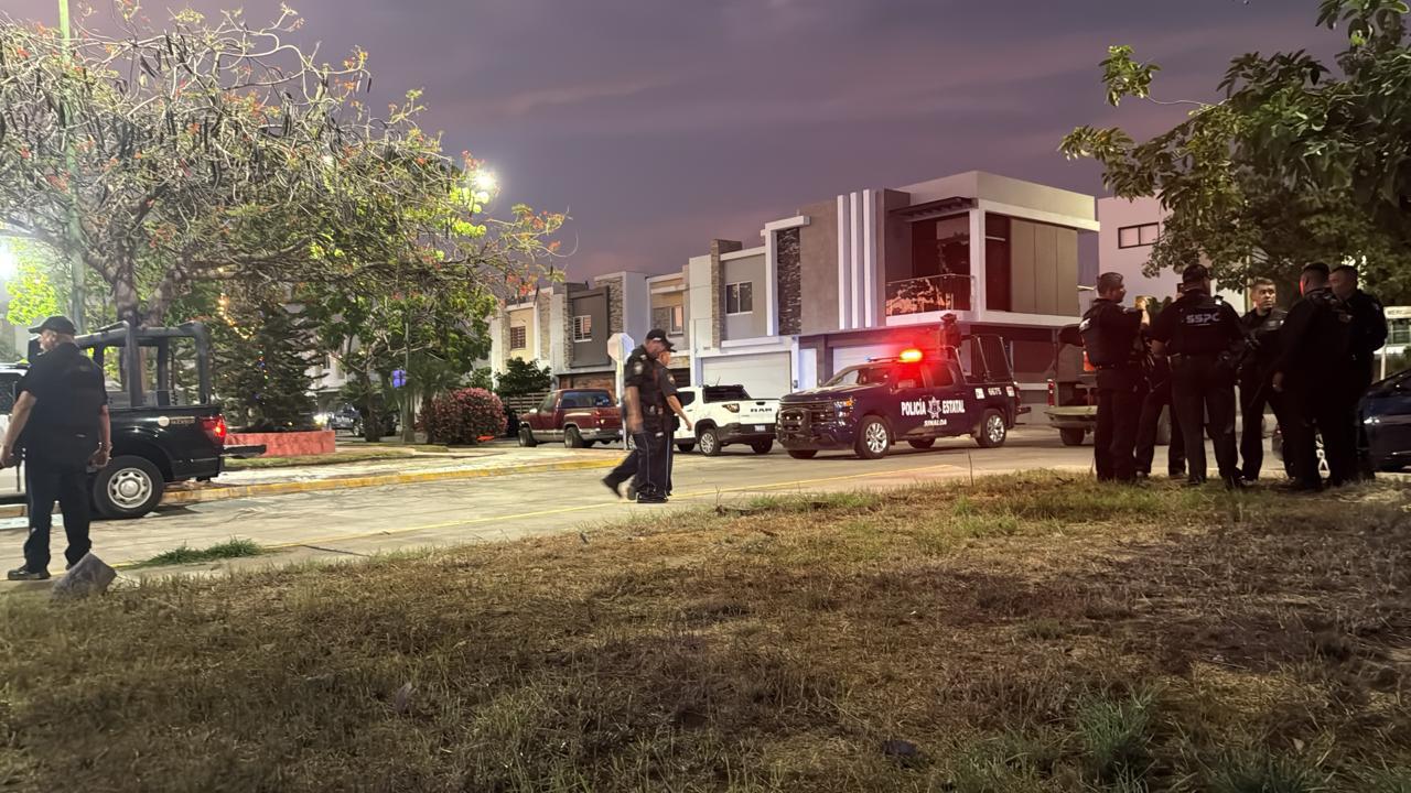 $!Detienen a presuntos delincuentes tras despliegue de operativo en Espacio Barcelona, en Culiacán