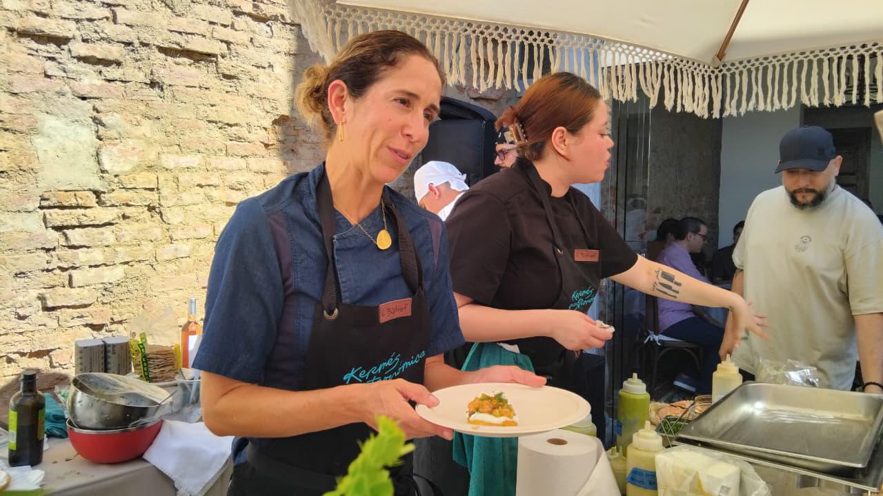 $!La chef Ale Coppel participó en el evento con causa.