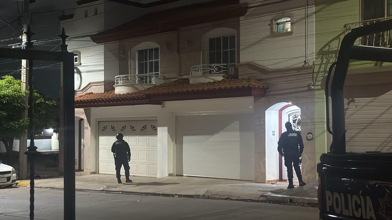 $!Detienen a cuatro armados tras operativo en Villa Universidad, Culiacán; habrían ingresado a un domicilio para escabullirse