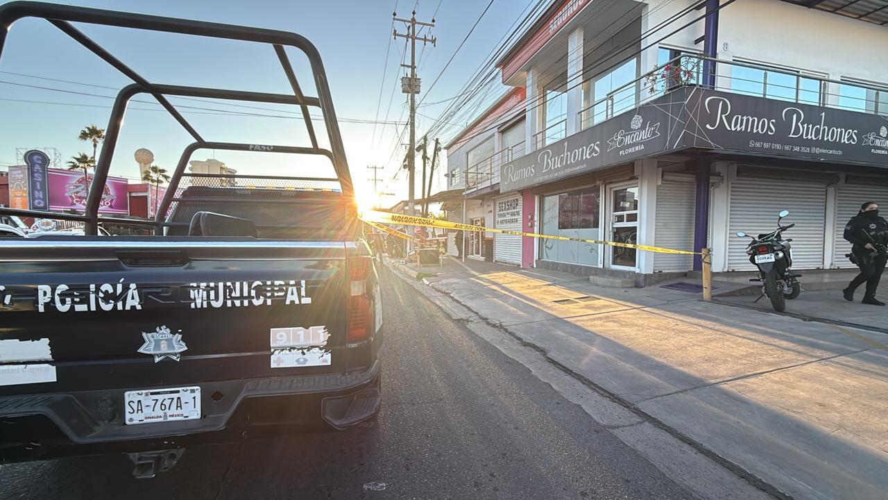 $!Disparan contra una florería sobre el bulevar Emiliano Zapata, en Culiacán