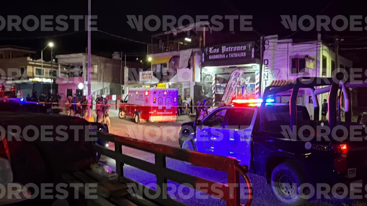 $!Disparan con arma larga contra una barbería en la colonia Urías de Mazatlán