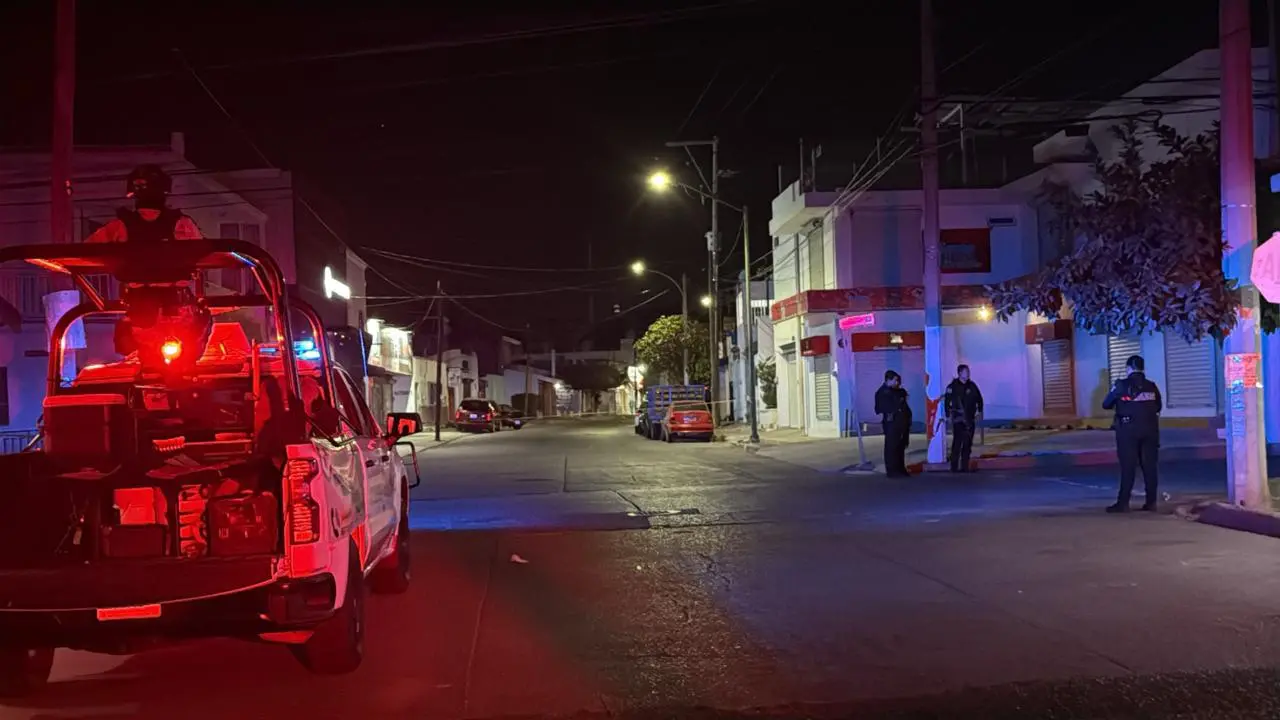 $!Atacan a balazos a una mujer en la zona del Mercadito, en el Centro de Culiacán