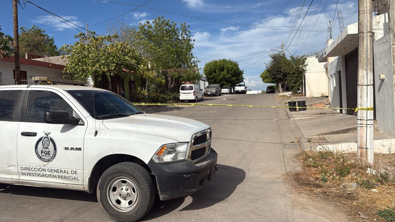 $!Hieren de bala a un hombre en la Rubén Jaramillo, en Culiacán; dejan cerdito de peluche en la escena
