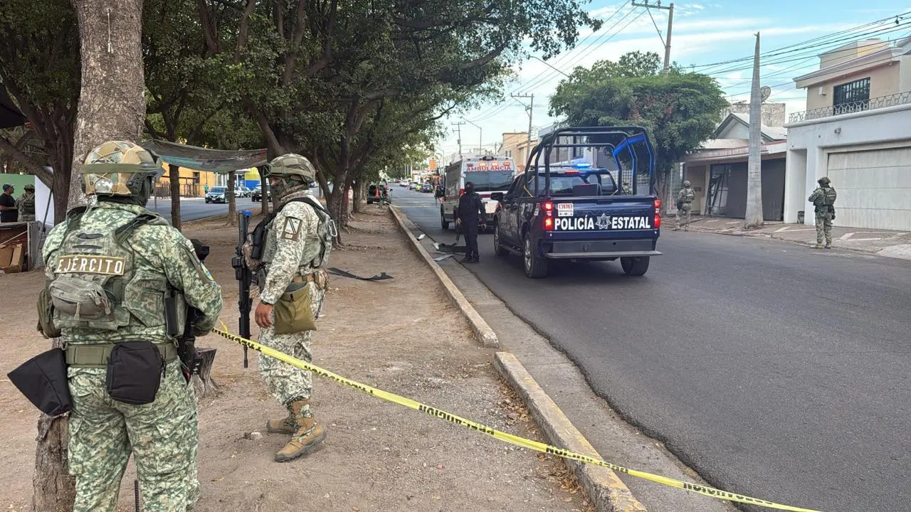 $!Mujer resulta herida tras fuerte explosión en la colonia La Campiña, en Culiacán
