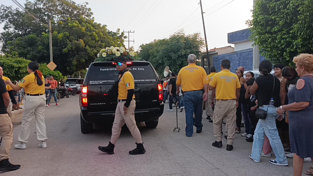$!Reconocen compañeros de PC labor de Jesús Francisco; lo despiden entre aplausos y pase de lista