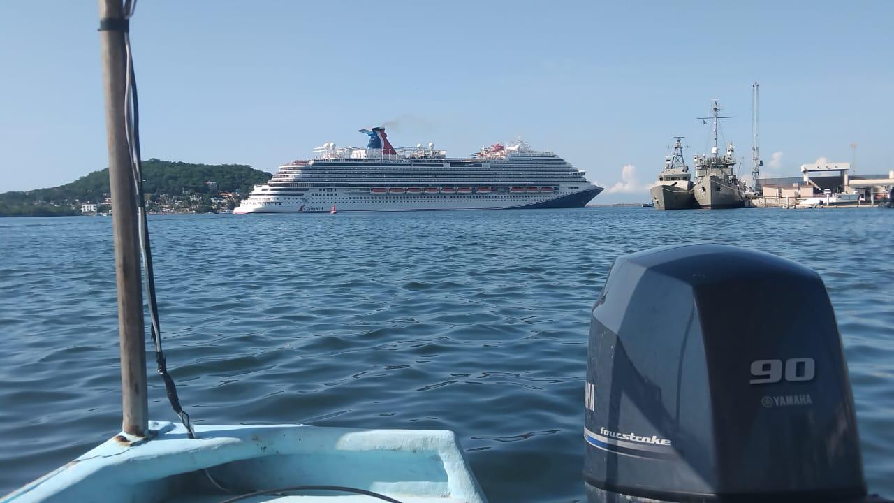 $!Con casi 5 mil pasajeros, llega a Mazatlán el crucero Carnival Panorama