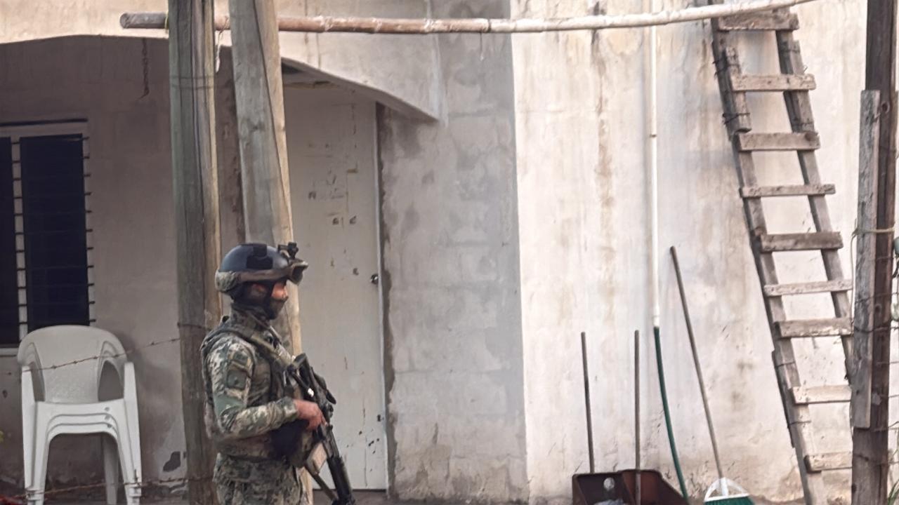 $!Mantienen sitiado Dautillos, Navolato, tras enfrentamiento entre marinos y civiles armados