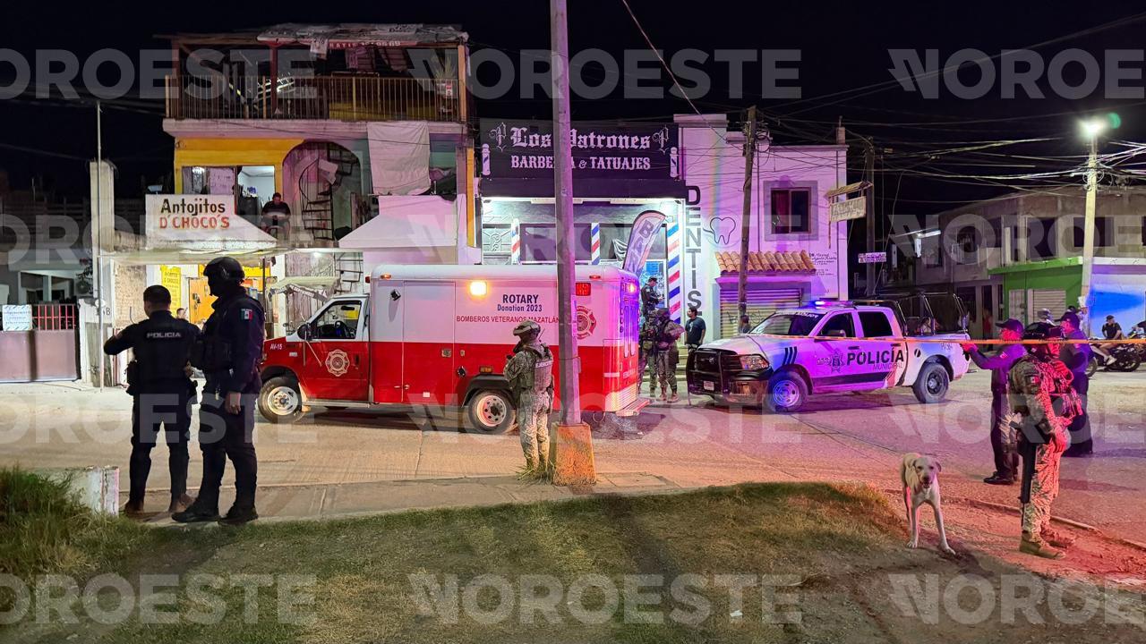 $!Disparan con arma larga contra una barbería en la colonia Urías de Mazatlán