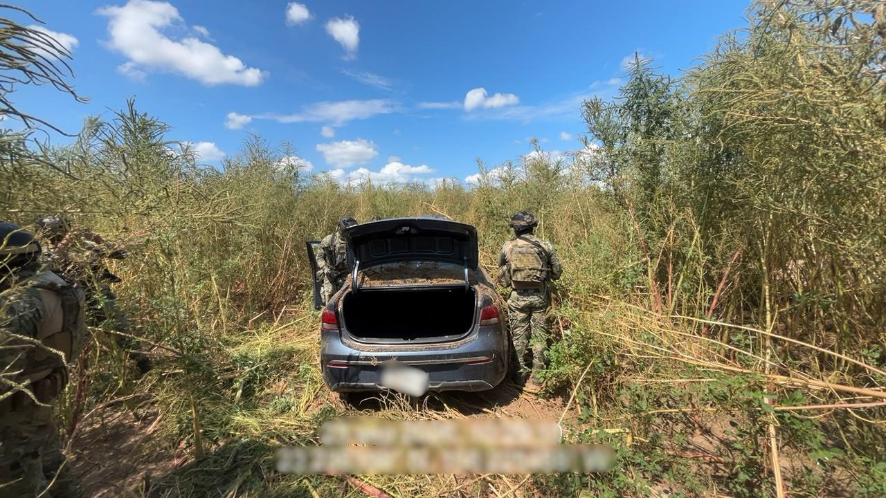 $!Detienen a un hombre y aseguran sustancias y un vehículo en Mazatlán