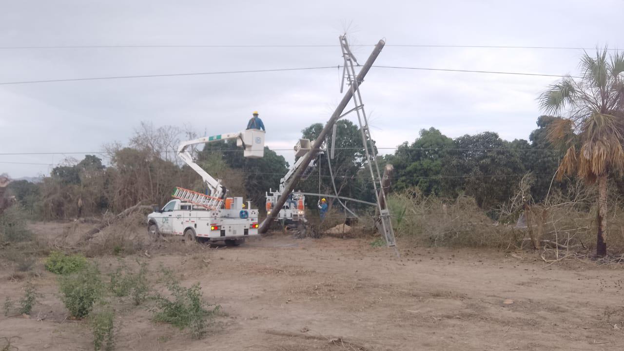 $!Vandalizan torre de la CFE y deja sin servicio a usuarios en Rosario y Escuinapa