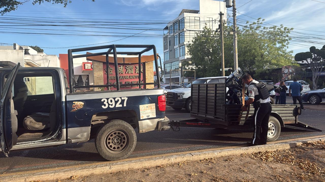 $!Agente de Tránsito resulta lesionado tras choque en el Malecón Viejo, en Culiacán