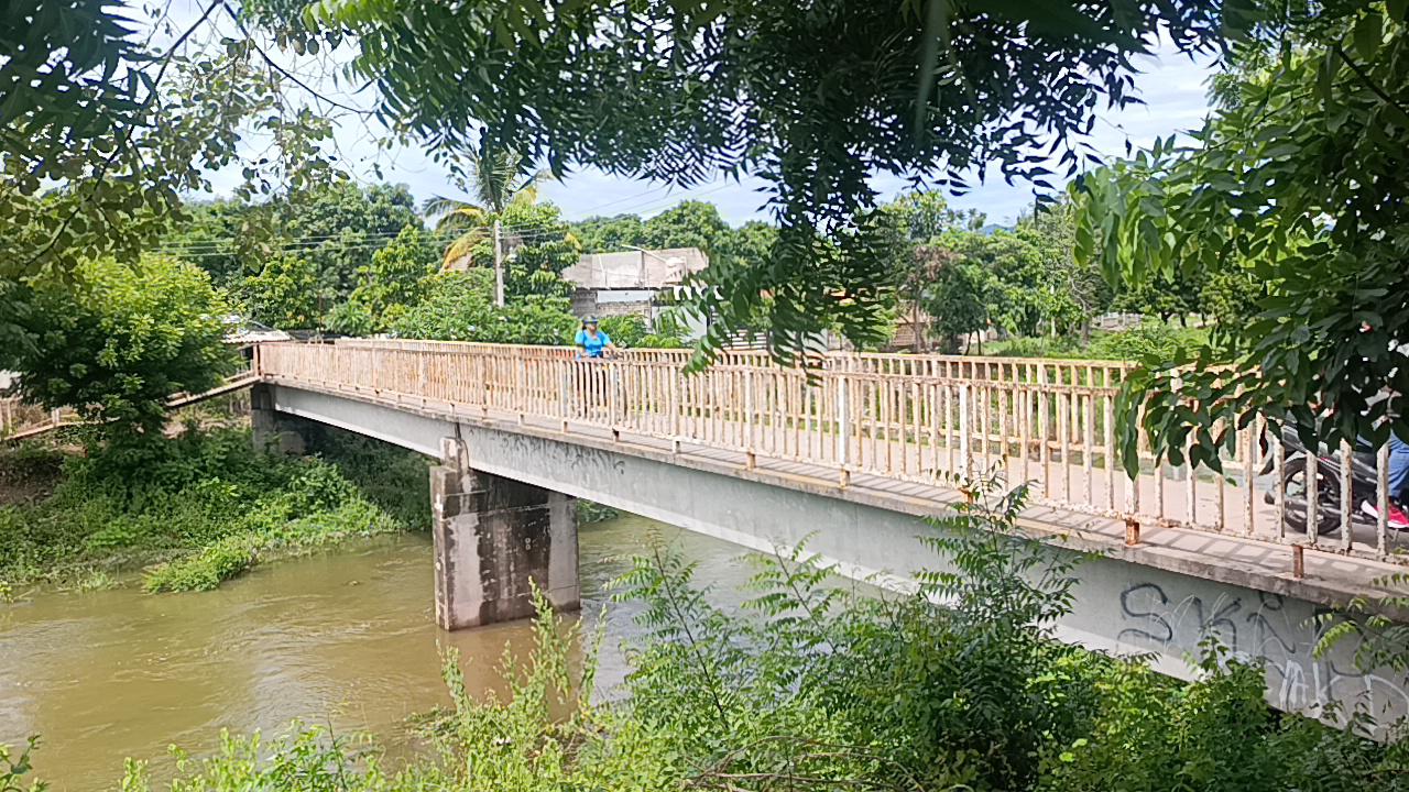 $!Mantienen en Escuinapa vigilancia sobre arroyos tras aumento de cauce después de las lluvias