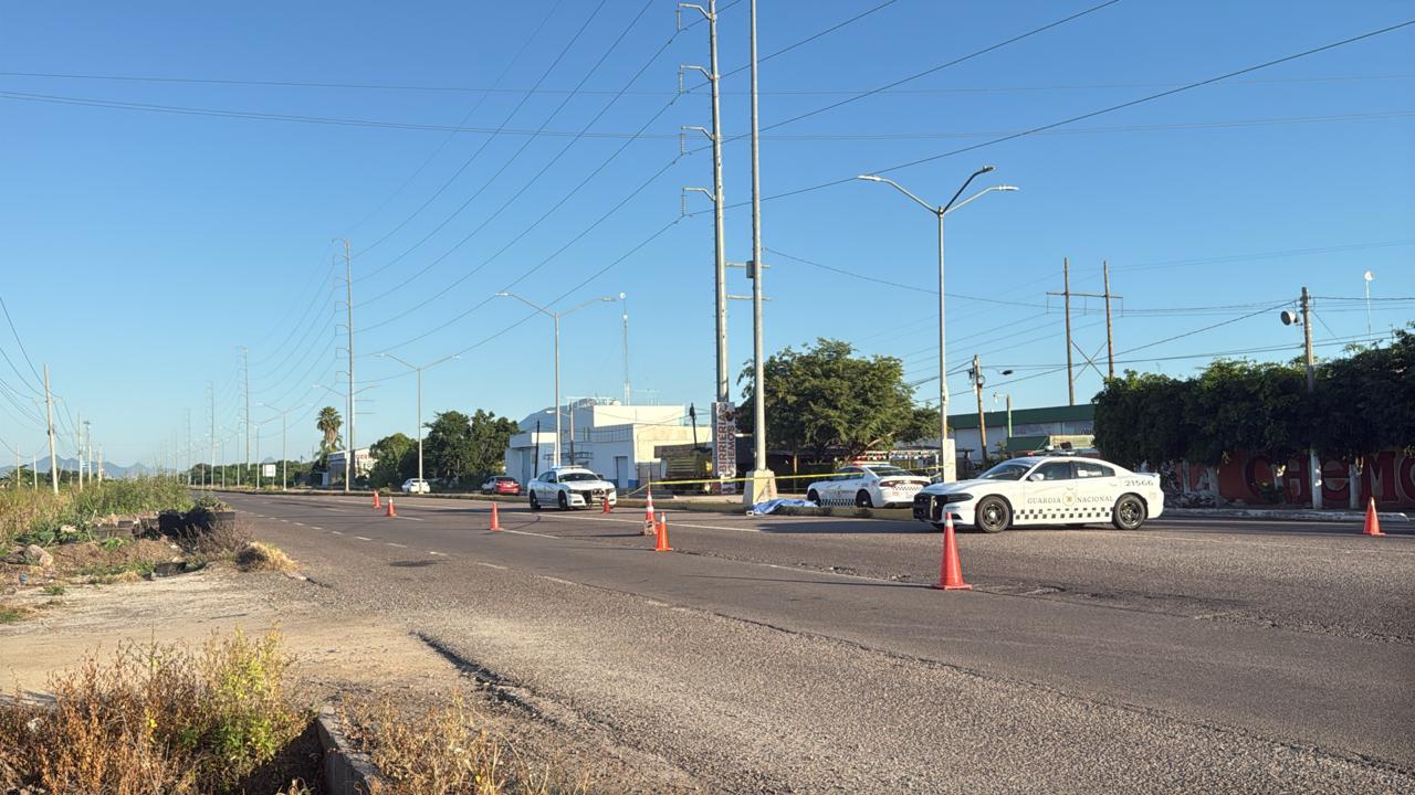 $!Hallan a dos hombres asesinados en la carretera México 15, en Culiacán
