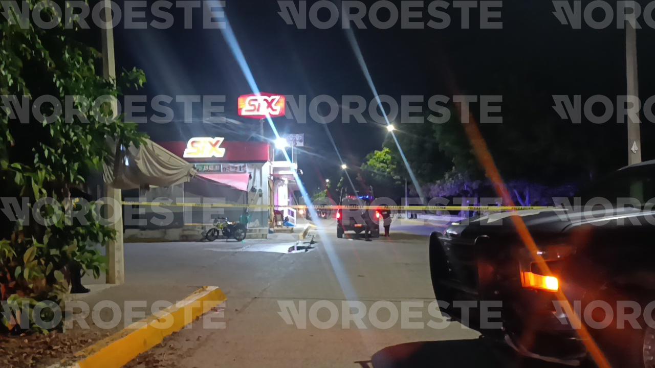 $!Asesinan a un hombre en un expendio de cerveza en Escuinapa