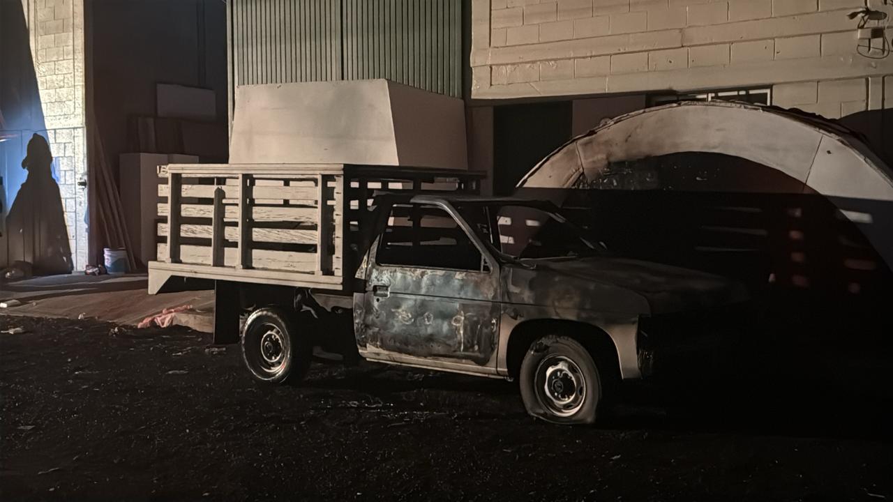 $!Vandalizan e incendian una bodega en el Campo El Diez, al sur de Culiacán