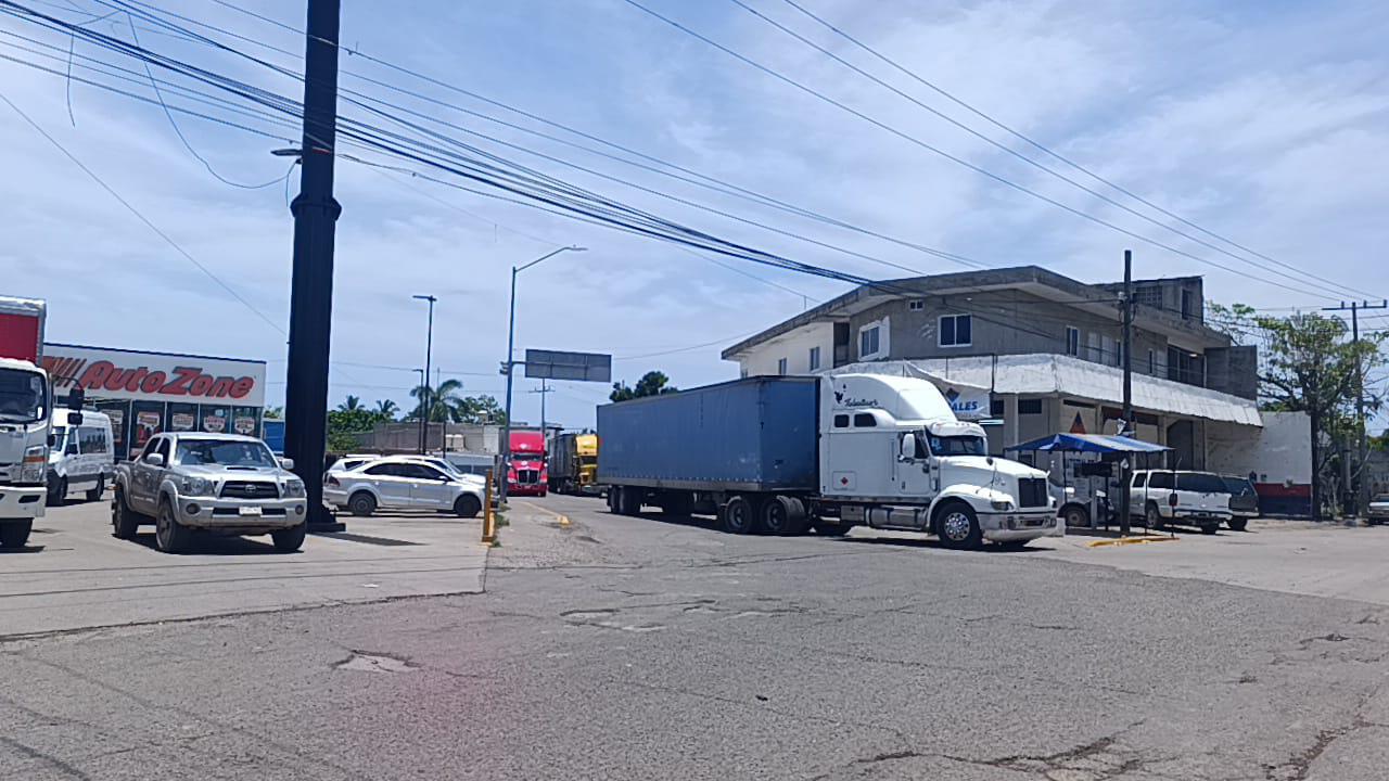 $!Resguardan en el Palacio Municipal de Escuinapa a personas de comunidades del valle