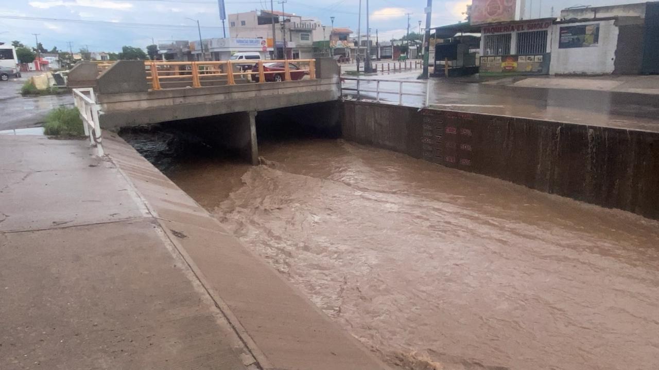 $!Canales de Culiacán se mantienen al 35 % de su capacidad tras lluvias: Protección Civil