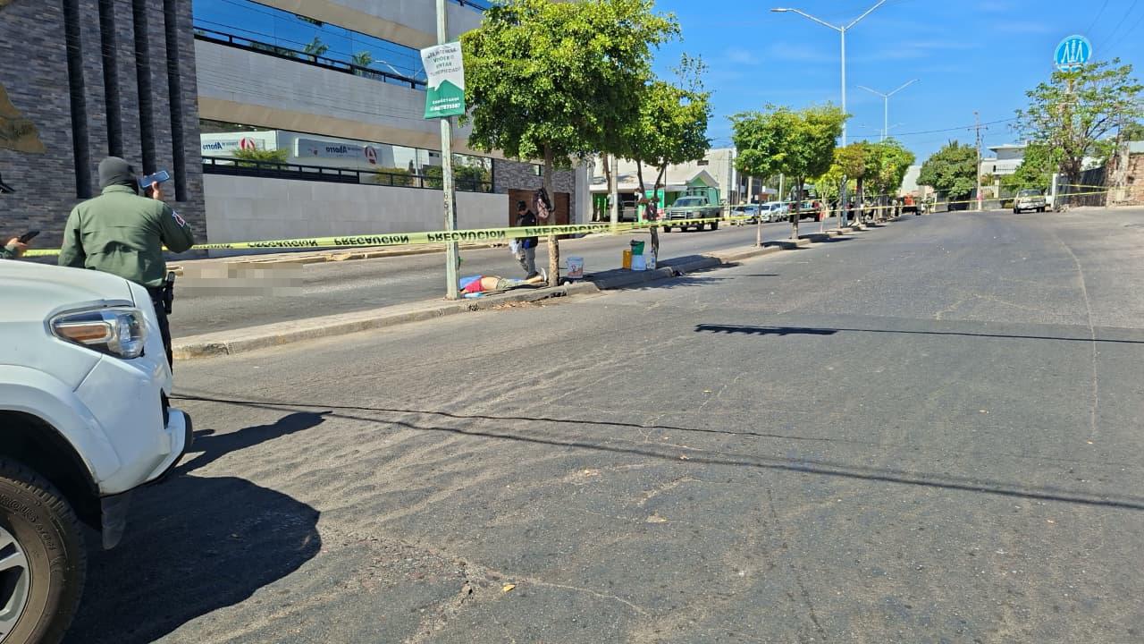 $!Ataque armado contra limpiavidrios deja víctima colateral en la colonia Guadalupe, en Culiacán