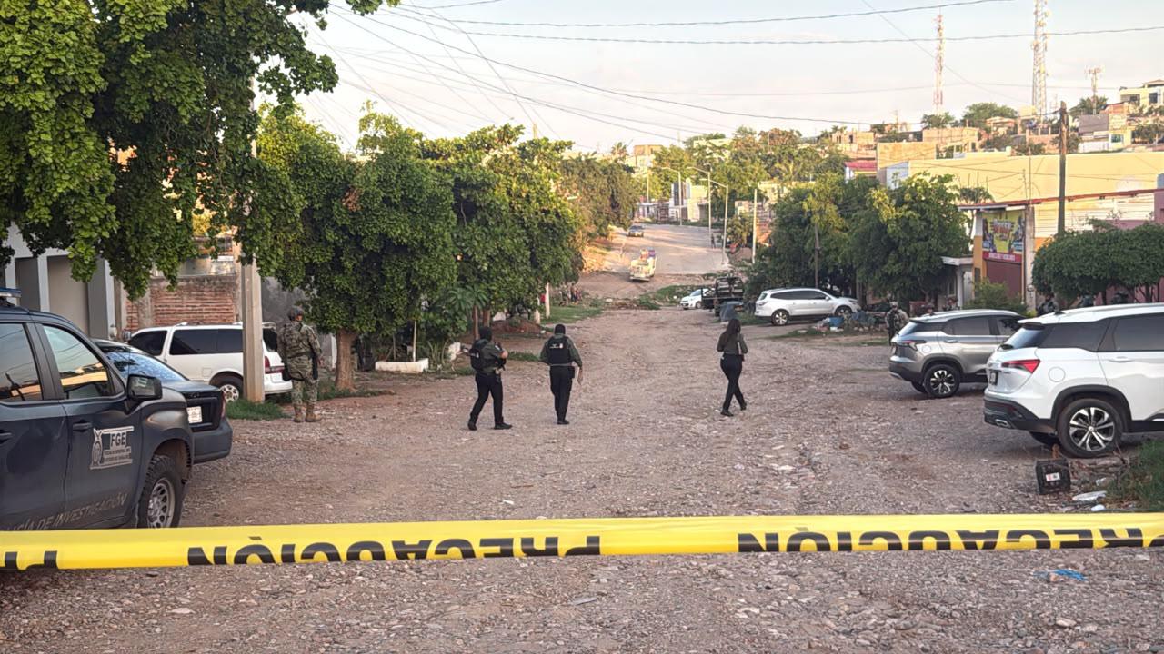 $!Hallan a persona asesinada a balazos en el patio de una casa de la Colonia Progreso, en Culiacán