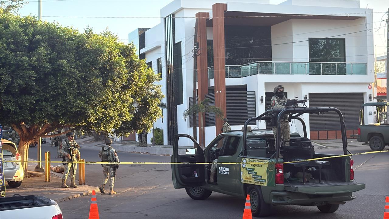 $!Asesinan a balazos a un hombre cerca de un mini súper en la colonia Guadalupe Victoria, en Culiacán