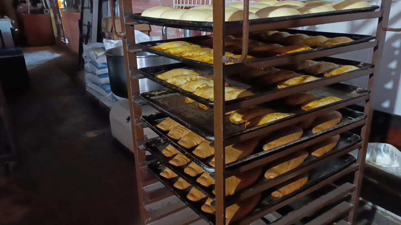 $!América regresó para continuar el legado de su padre, en la panadería