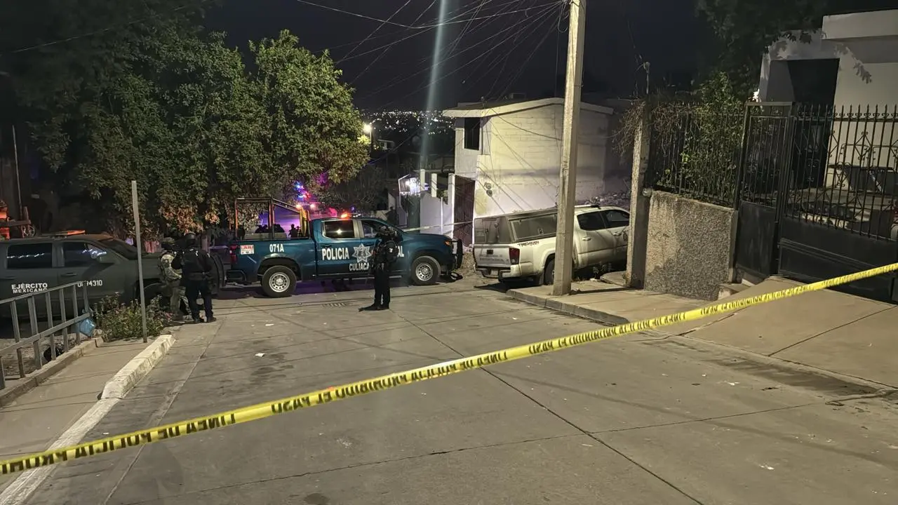 $!Atacan a balazos una vivienda en la colonia Cinco de Mayo, en Culiacán