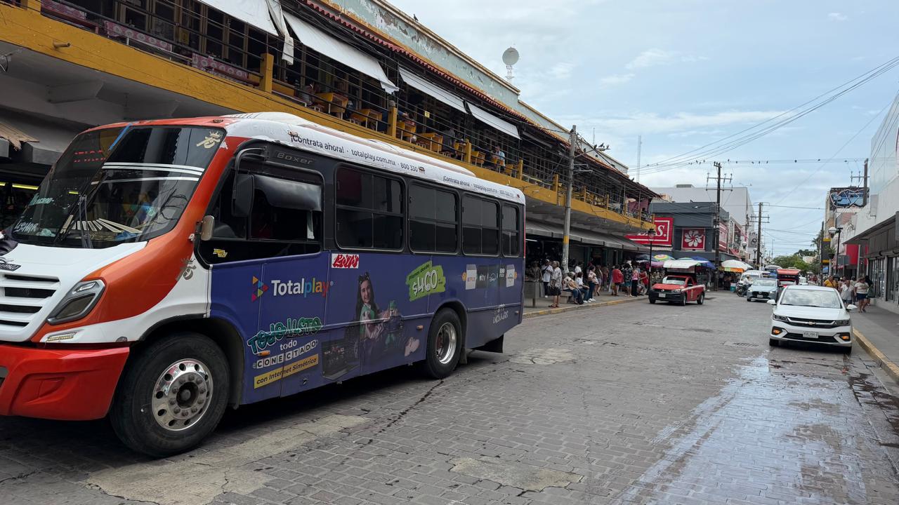 $!Disminuye circulación de camiones en Mazatlán; aumentan tiempos de espera este domingo