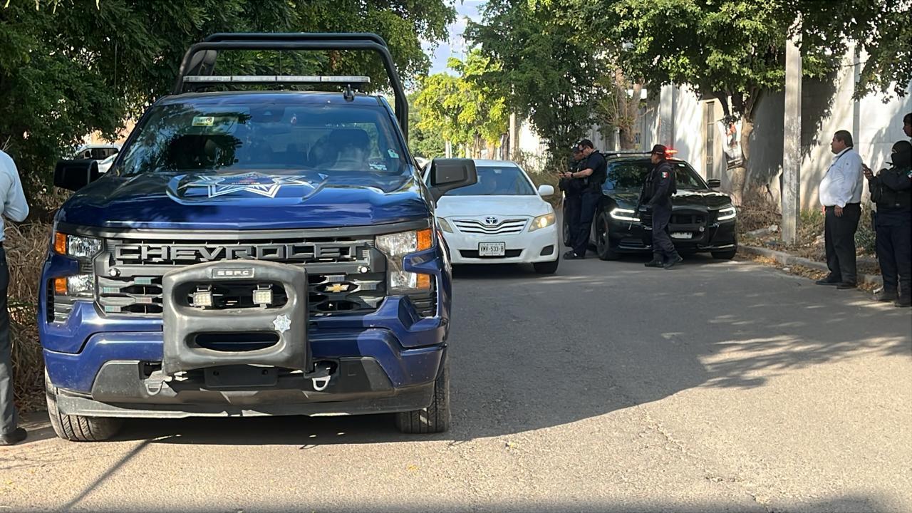 $!Localizan un cuerpo amarrado de las extremidades en el fraccionamiento Villas del Río, en Culiacán