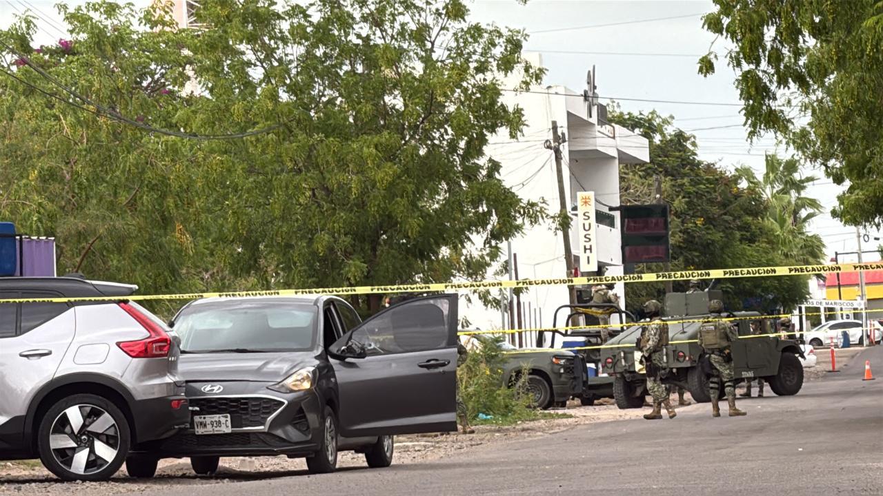 $!Asesinan a balazos a hombre dentro de un vehículo en la colonia Rancho Contento, en Culiacán