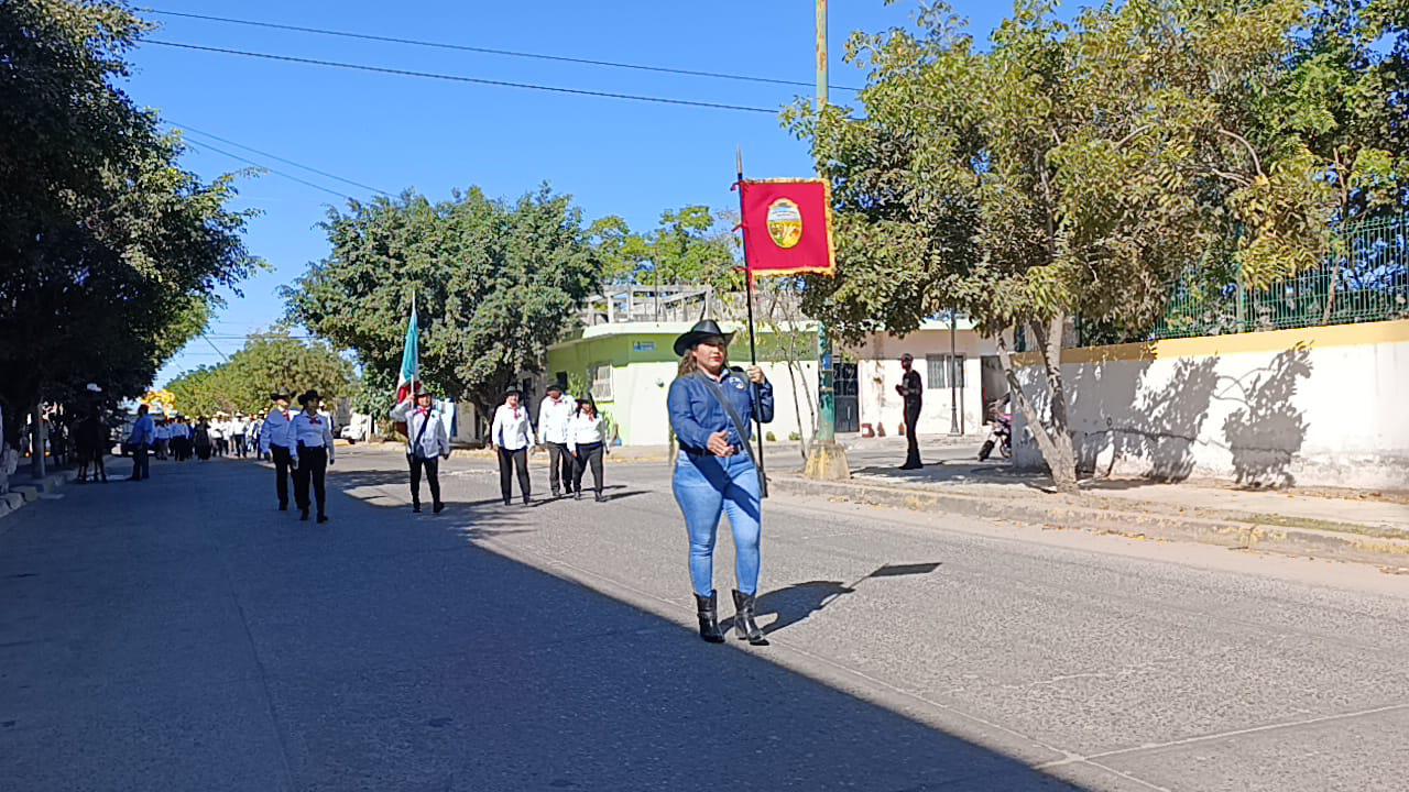 $!Ejidatarios de Escuinapa celebran 105 años de historia con misa y recorrido